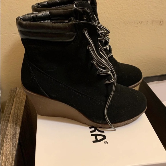 ❄️❄️Black wedges❄️❄️ - Picture 3 of 5